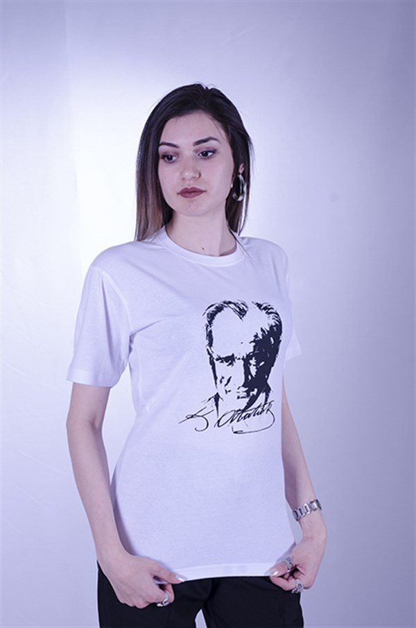 Atatürk & Bayrak Tişörtü modeli 2 — İLKETEKS toptan imalat ve siparişe özel üretim
