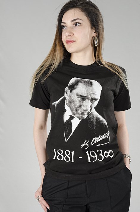 Atatürk & Bayrak Tişörtü modeli 6 — İLKETEKS toptan imalat ve siparişe özel üretim