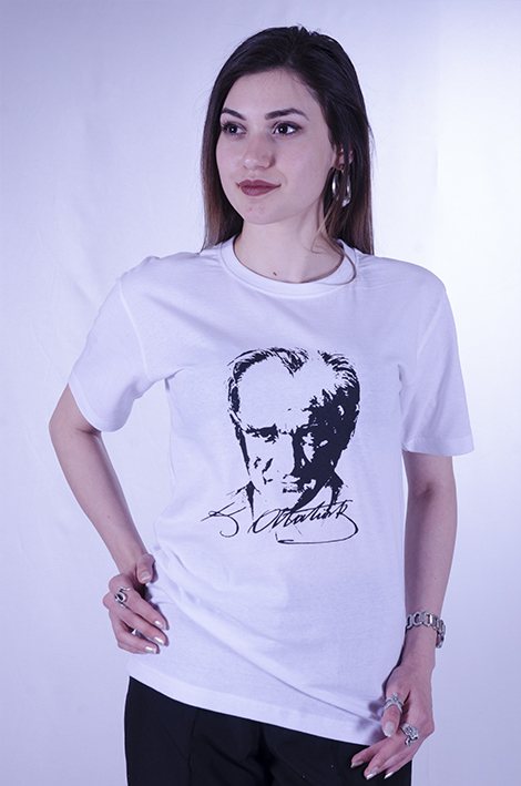 Atatürk & Bayrak Tişörtü modeli 9 — İLKETEKS toptan imalat ve siparişe özel üretim