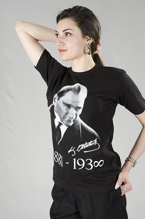 Atatürk & Bayrak Tişörtü modeli 11 — İLKETEKS toptan imalat ve siparişe özel üretim