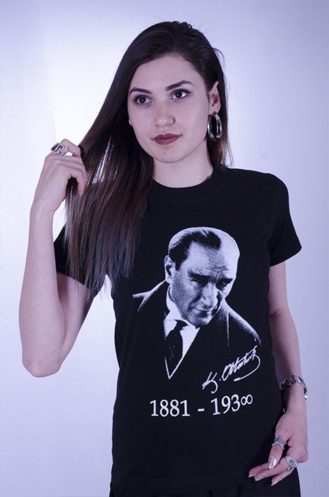 Atatürk & Bayrak Tişörtü modeli 12 — İLKETEKS toptan imalat ve siparişe özel üretim