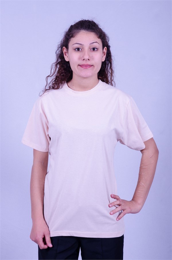 Düz krem promosyon tişört; %100 penye pamuk, yuvarlak yaka kısa kol, logo baskı ve nakışa uygun. MOQ 10, S-4XL.