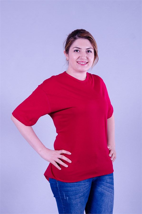 Kırmızı yuvarlak yaka penye tişört — İLKETEKS toptan imalat